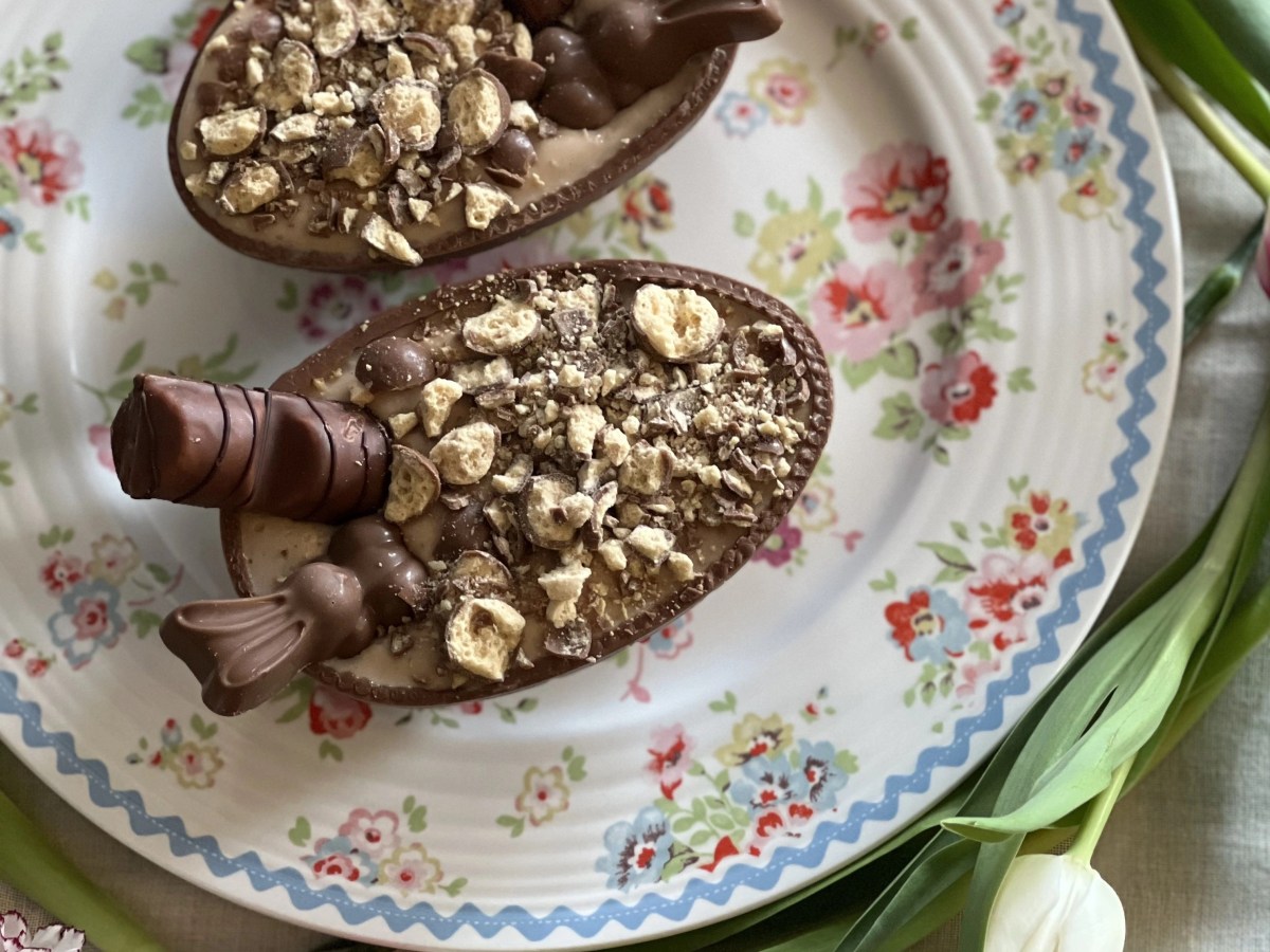 Easy Easter Egg Cheesecakes